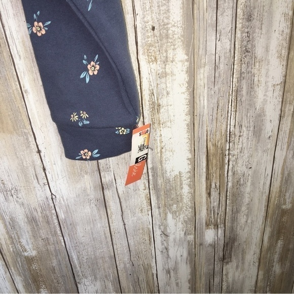 NWT Colsie Floral Crop Sweatshirt - Picture 2 of 4